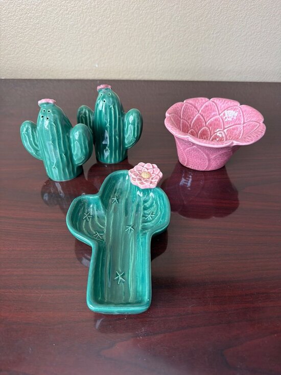Treasure Craft Other - 4 Piece Lot Treasure Craft Saguaro Cactus Ceramic S & P Shaker Spoon Rest Bowl